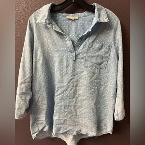 Skies are Blue Split Neck Chambray Top NWOT